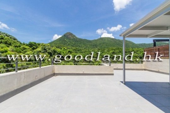 Clear Water Bay Renovated Village House for Sale