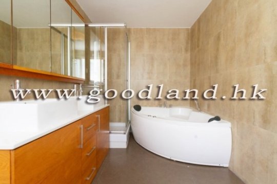 Clear Water Bay Renovated Village House for Sale