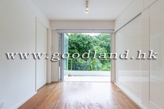 Clear Water Bay Spacious Village House for Sale