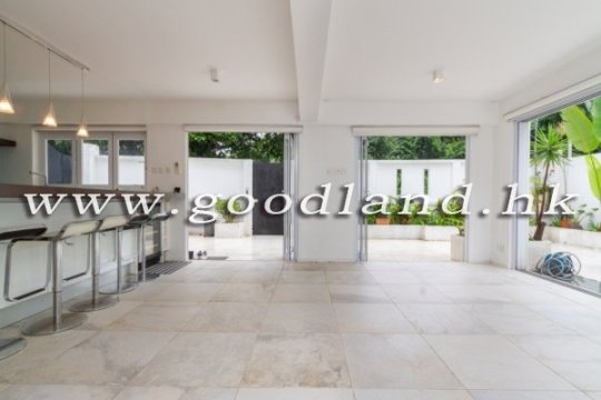 Clear Water Bay Spacious Village House for Sale
