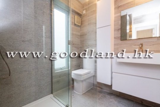 Clear Water Bay Spacious Village House for Sale