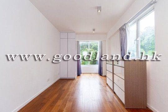Clear Water Bay Spacious Village House for Sale