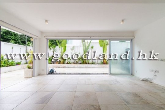 Clear Water Bay Spacious Village House for Sale