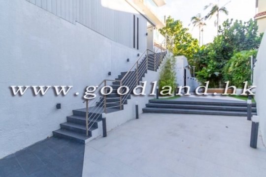 Clear Water Bay Detached House with Big Garden for Sale