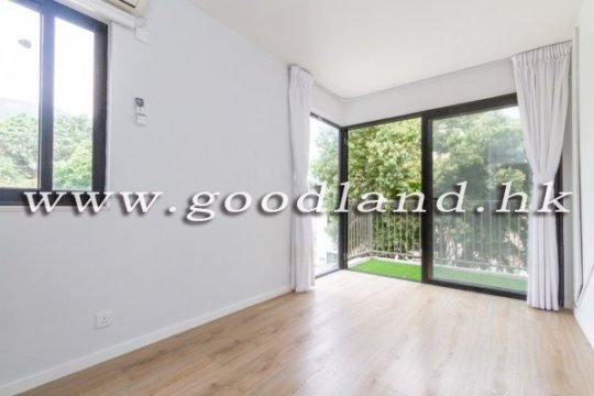 Clear Water Bay Renovated Village House for Sale