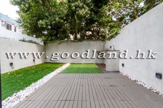 Clear Water Bay Renovated Village House for Sale