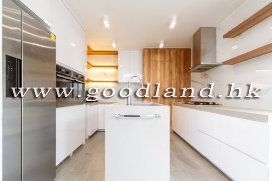 Clear Water Bay Renovated Village House for Sale