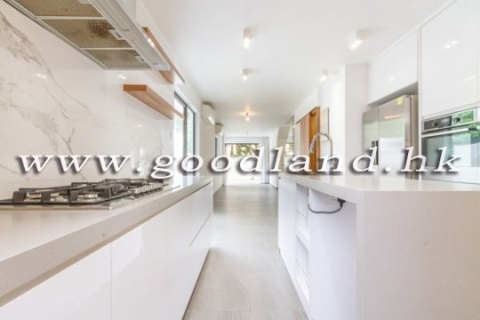 Clear Water Bay Renovated Village House for Sale