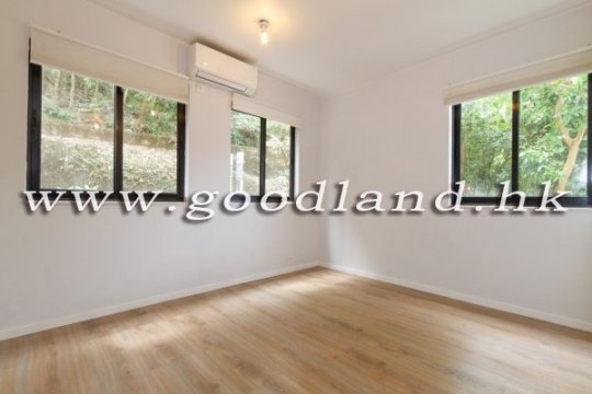 Clear Water Bay Renovated Village House for Sale