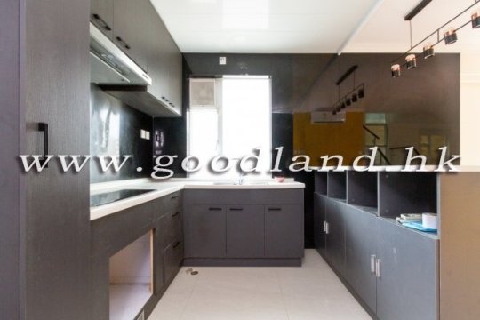 Clear Water Bay Spacious Sea View Village House for Sale