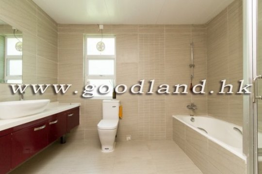 Clear Water Bay Spacious Sea View Village House for Sale