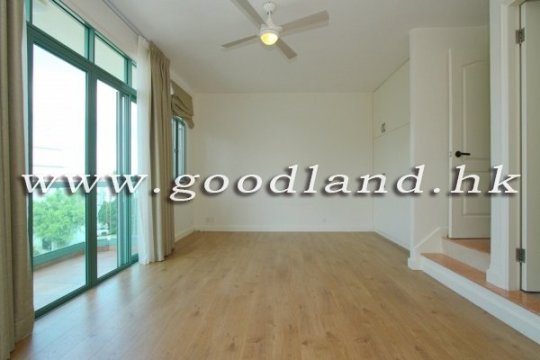 Clear Water Bay High Ceiling Sea View Village House for Sale