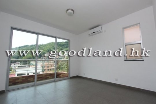Clear Water Bay Flexible 6-bedroom Village House for Sale