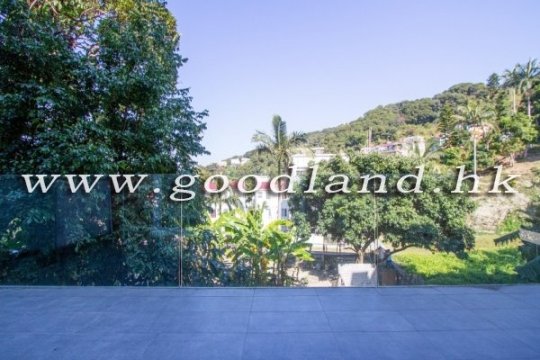 Clear Water Bay Flexible 6-bedroom Village House for Sale