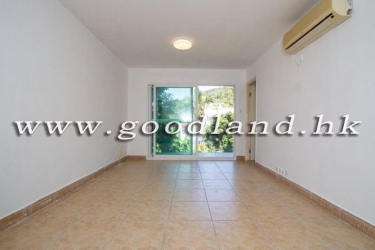 Clear Water Bay Flexible 6-bedroom Village House for Sale