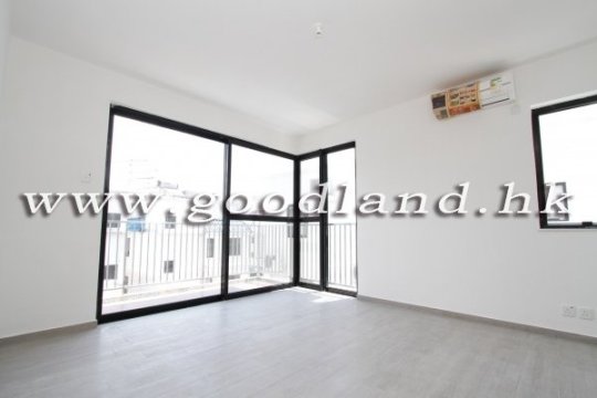 Clear Water Bay Renovated Upper Duplex Village House for Sale