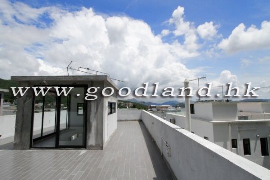 Clear Water Bay Renovated Upper Duplex Village House for Sale