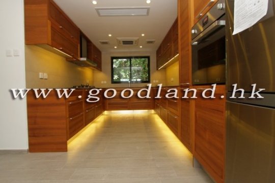 Clear Water Bay Renovated Upper Duplex Village House for Sale