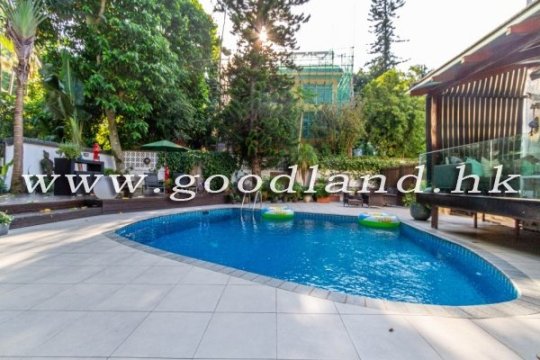 Sai Kung Rare Standalone House for Sale | Huge Garden, Pool & Parking Next to House