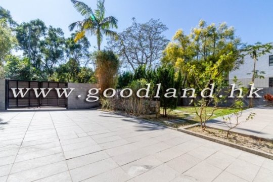 Sai Kung Village House for Sale | Huge Lawn Garden, Private Gate Parking & 4 En-suites