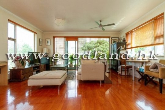 Sai Kung Mid-level Village House for Sale | Sea Greenery View, Minibus & Parking