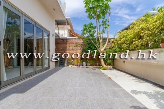 Sai Kung Two Storey House for Sale | Walk to Town, Sea View & Equipped Kitchen