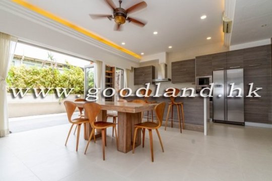 Sai Kung Two Storey House for Sale | Walk to Town, Sea View & Equipped Kitchen