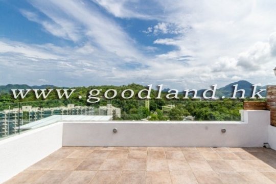 Sai Kung Two Storey House for Sale | Walk to Town, Sea View & Equipped Kitchen