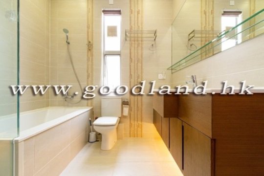 Sai Kung Two Storey House for Sale | Walk to Town, Sea View & Equipped Kitchen