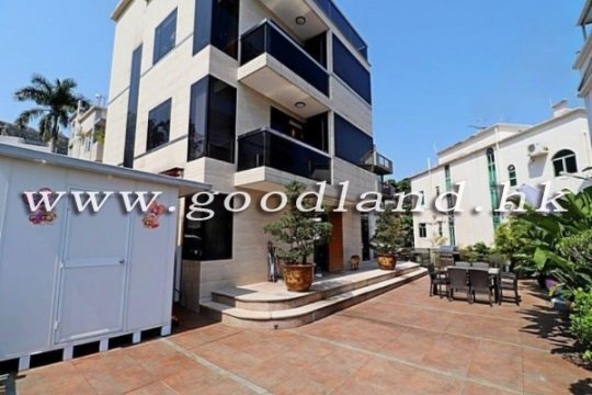 Sai Kung Mid Level Detached Village House for Sale | Huge Garden & Multi Parking