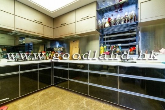Sai Kung Mid Level Detached Village House for Sale | Huge Garden & Multi Parking