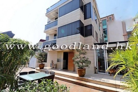 Sai Kung Mid Level Detached Village House for Sale | Huge Garden & Multi Parking