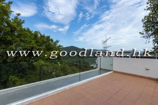 Sai Kung Mid-levels Village House for Sale | Garden & Equipped Kitchen