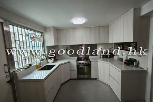 【Sai Kung House for Sale】Spansive 4-BR Home in Well-Managed Estate with Communal Pool