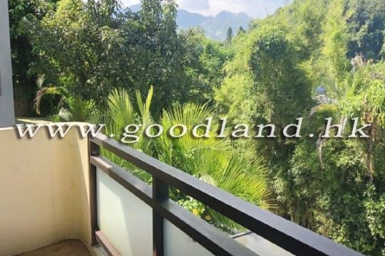 Sai Kung End-unit Detached House for Sale | Lawn Garden, Mountain and Greenery View