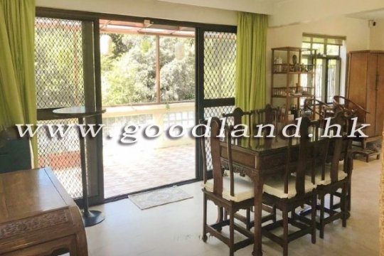 Sai Kung End-unit Detached House for Sale | Lawn Garden, Mountain and Greenery View