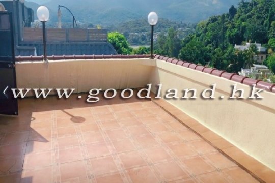 Sai Kung End-unit Detached House for Sale | Lawn Garden, Mountain and Greenery View