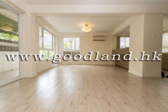 Sai Kung Lower Duplex Village House for Sale | Green View, Parking &amp; 3 Bedrooms