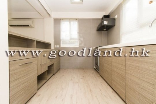 Sai Kung Lower Duplex Village House for Sale | Green View, Parking &amp; 3 Bedrooms
