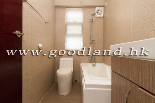 Sai Kung Lower Duplex Village House for Sale | Green View, Parking &amp; 3 Bedrooms