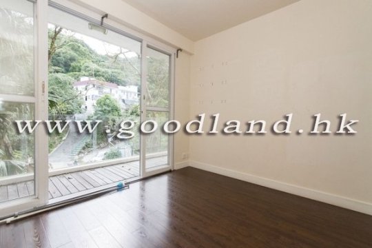 Sai Kung Lower Duplex Village House for Sale | Green View, Parking &amp; 3 Bedrooms