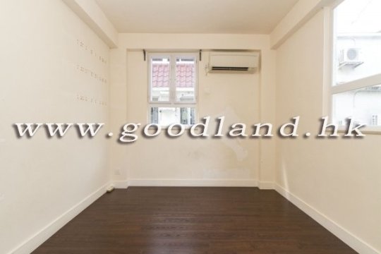 Sai Kung Lower Duplex Village House for Sale | Green View, Parking &amp; 3 Bedrooms