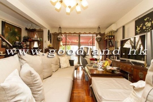 Sai Kung Village House for Sale | Deeded Parking, Front and Back Yards & 3 En-suites