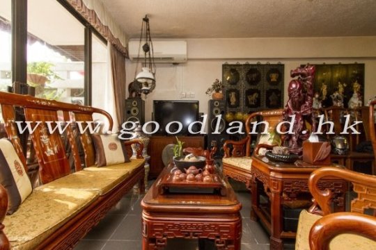 Sai Kung Village House for Sale | Deeded Parking, Front and Back Yards & 3 En-suites