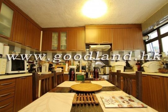Sai Kung Village House for Sale | Deeded Parking, Front and Back Yards & 3 En-suites