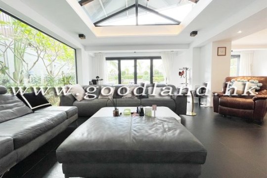 Sai Kung Detached House for Sale | Lawn Garden, Private Pool & Managed Complex