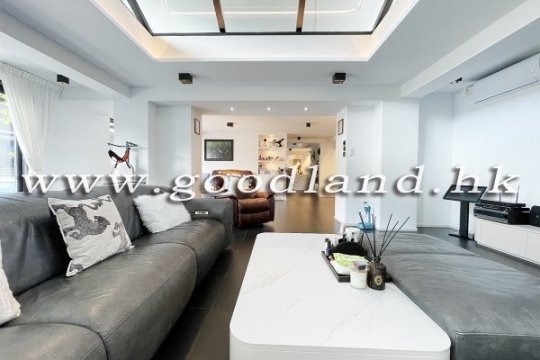 Sai Kung Detached House for Sale | Lawn Garden, Private Pool & Managed Complex