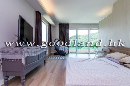 Sai Kung Terrace Home for Sale | Huge Terrace, Greenery View & Parking