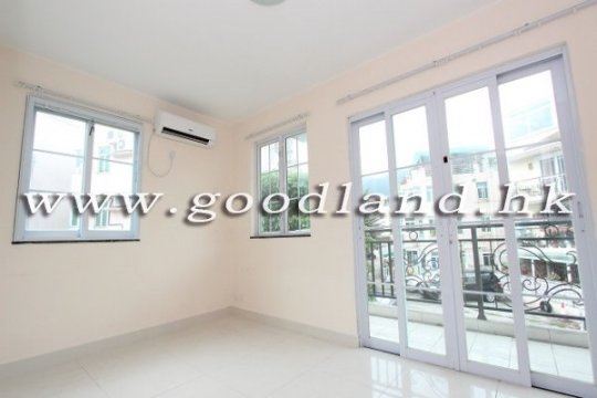 Convenient Location | Sai Kung Village House for Rent