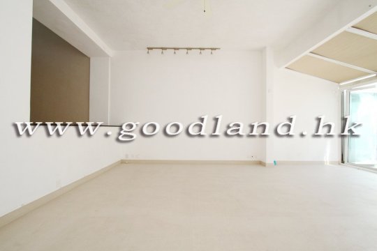 Sai Kung Villa for Sale with Garden & Pool | Hot Location